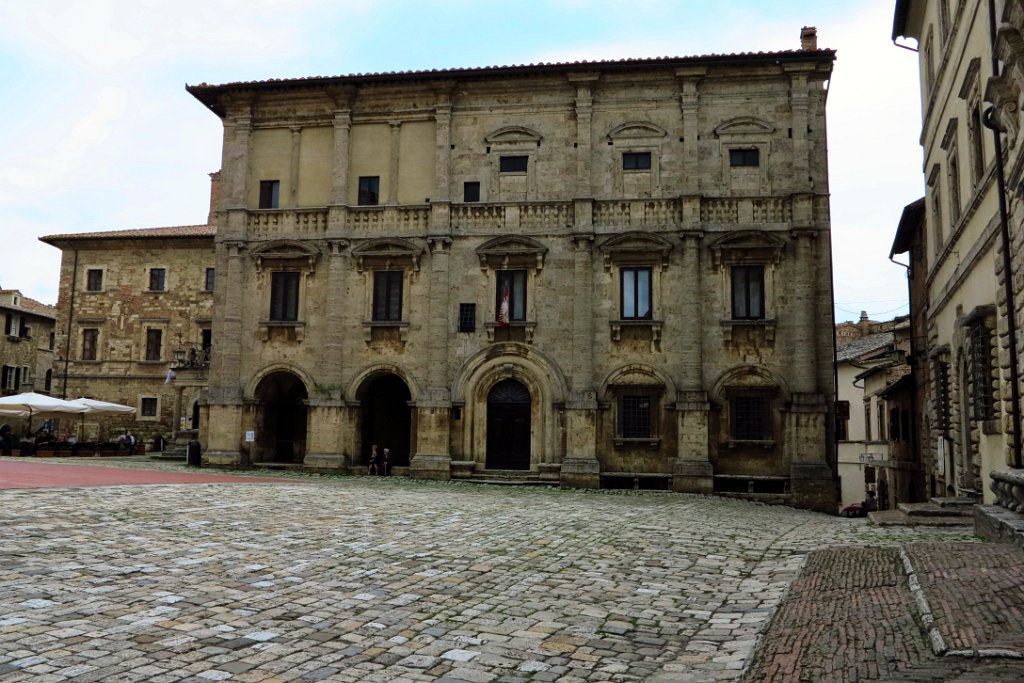 073 MONTEPULCIANO.JPG